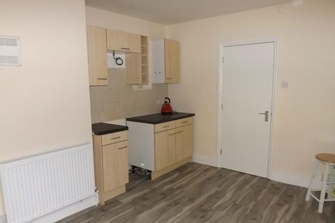 2 bedroom flat to rent, Gordon Avenue, Bognor Regis