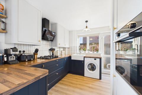 3 bedroom semi-detached house for sale, Perlethorpe Crescent, Gedling, Nottingham