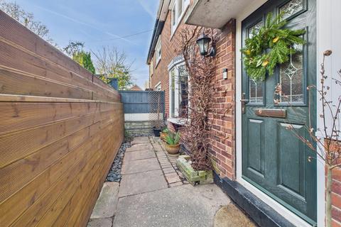 3 bedroom semi-detached house for sale, Perlethorpe Crescent, Gedling, Nottingham