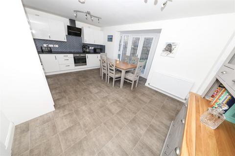 4 bedroom detached house for sale, Newtonmore Drive, Kirkcaldy