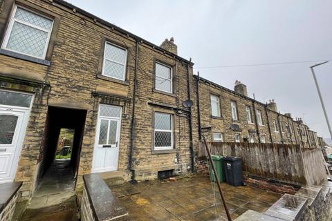 3 bedroom terraced house to rent, Newsome Road, West Yorkshire HD4