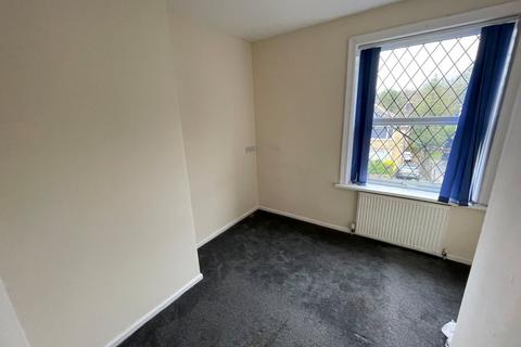 3 bedroom terraced house to rent, Newsome Road, West Yorkshire HD4