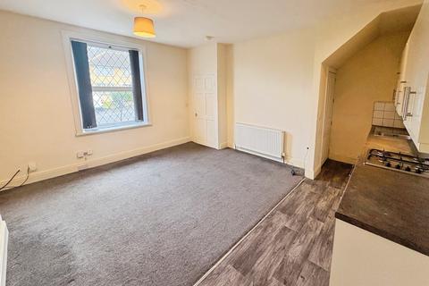3 bedroom terraced house to rent, Newsome Road, West Yorkshire HD4