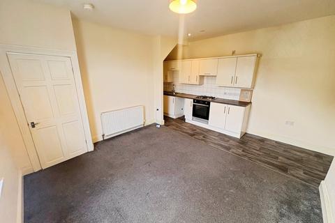 3 bedroom terraced house to rent, Newsome Road, West Yorkshire HD4