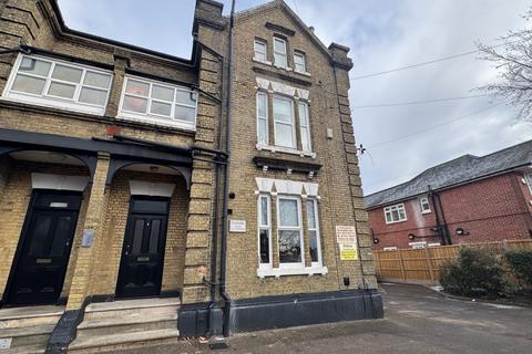 3 bedroom flat to rent, Westridge Road, Hampshire SO17