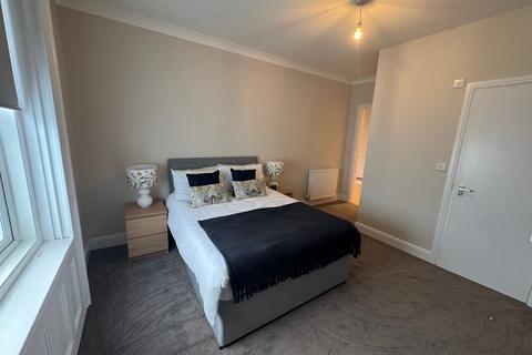 3 bedroom flat to rent, Westridge Road, Hampshire SO17