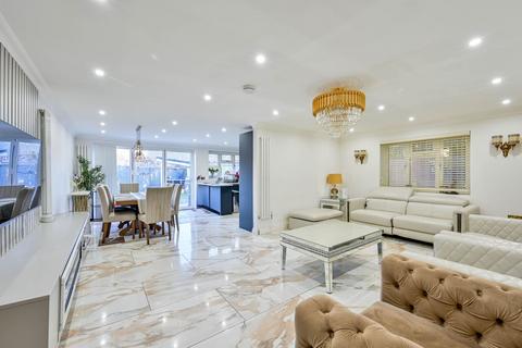 undefined, Windsor Way, Woking, GU22