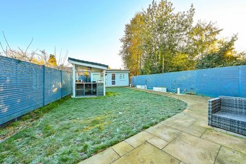 undefined, Windsor Way, Woking, GU22