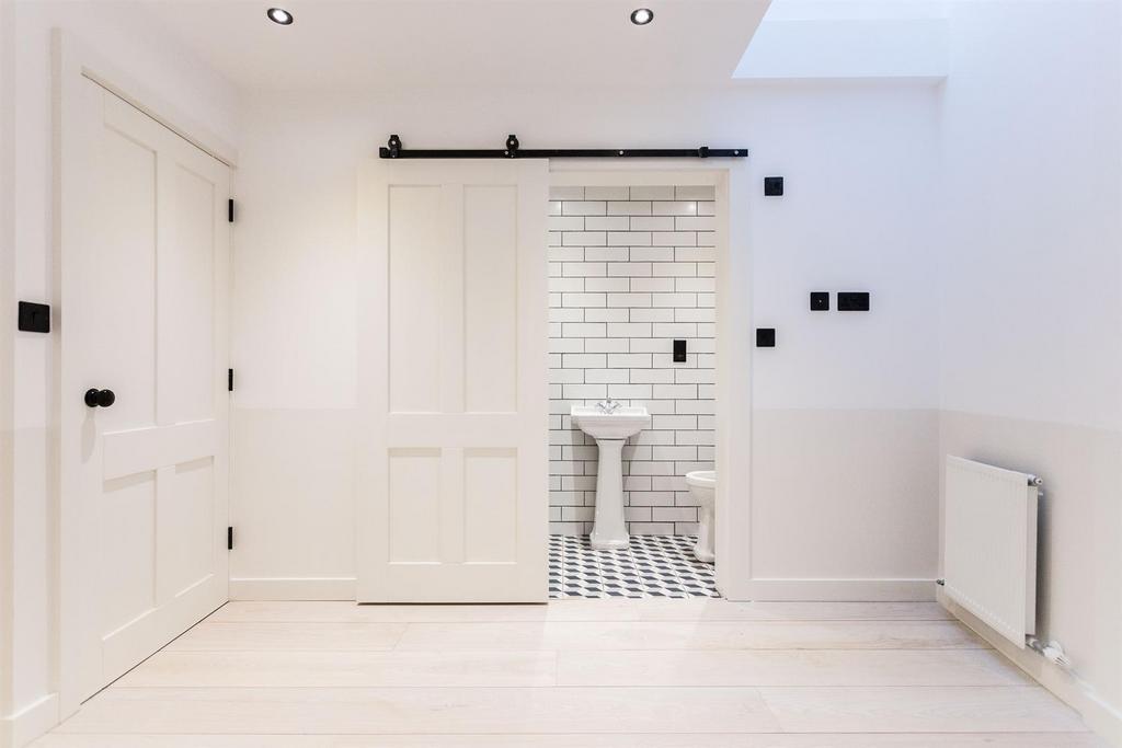 MB number 9 fonthill mews 5.jpg
