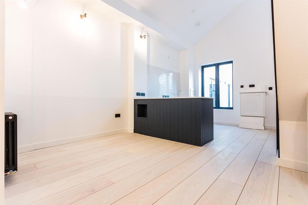MB number 9 fonthill mews 2.jpg