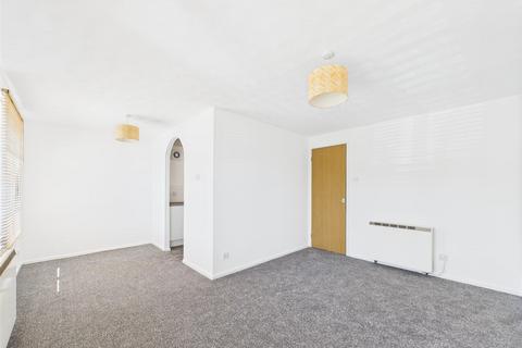 2 bedroom apartment to rent, Hazeldene Court, Tynemouth
