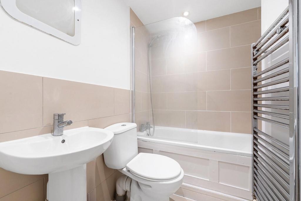Bathroom.JPG
