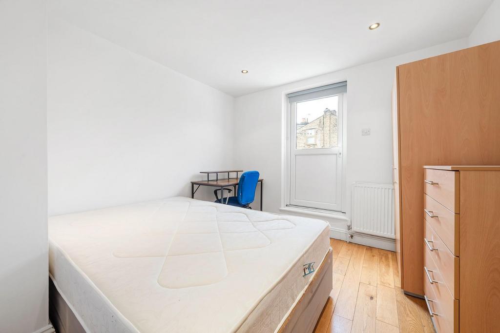 Bedroom 2.JPG