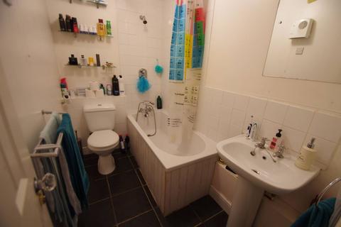 1 bedroom flat to rent, Alexandra Court, Keele Close, WD24, Watford, WD24