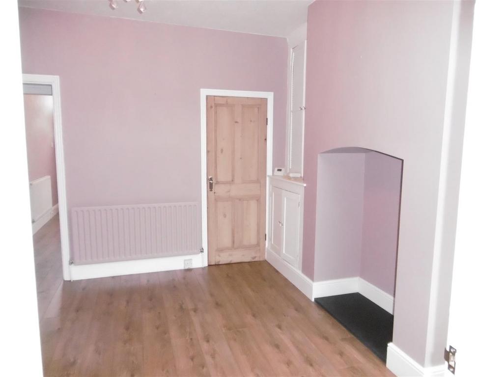 Sitting / dining room