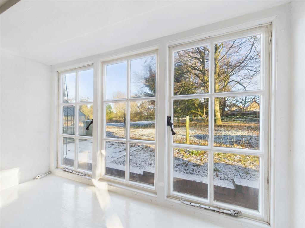 Side Lounge Window