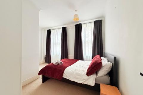 1 bedroom flat to rent, Hurst Street, London SE24