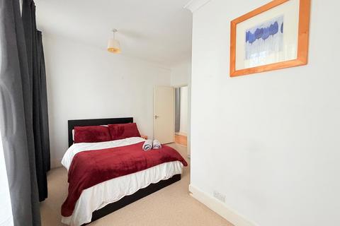 1 bedroom flat to rent, Hurst Street, London SE24