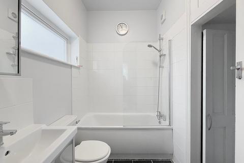 1 bedroom flat to rent, Hurst Street, London SE24