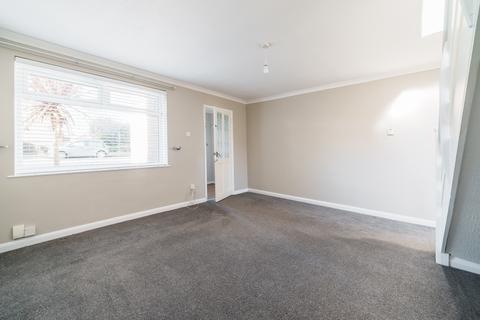 3 bedroom end of terrace house for sale, Fell Drive, Lee-on-the-Solent, PO13