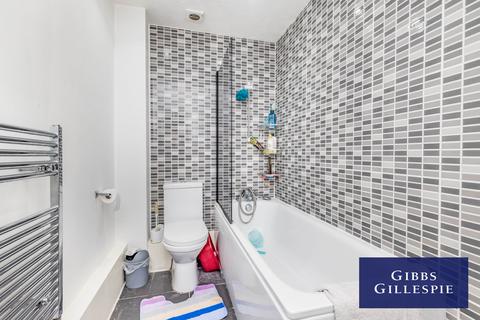2 bedroom flat to rent, Anthus Mews, Northwood, HA6
