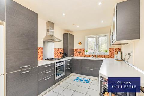 2 bedroom flat to rent, Anthus Mews, Northwood, HA6