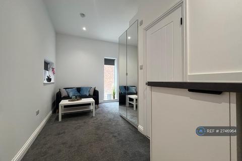 1 bedroom in a house share to rent, St. Thomas's Road, Chorley, PR7