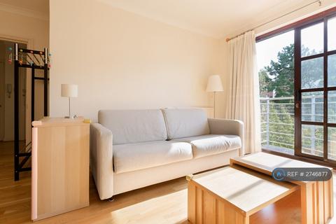 1 bedroom flat to rent, Finland Street, London, SE16