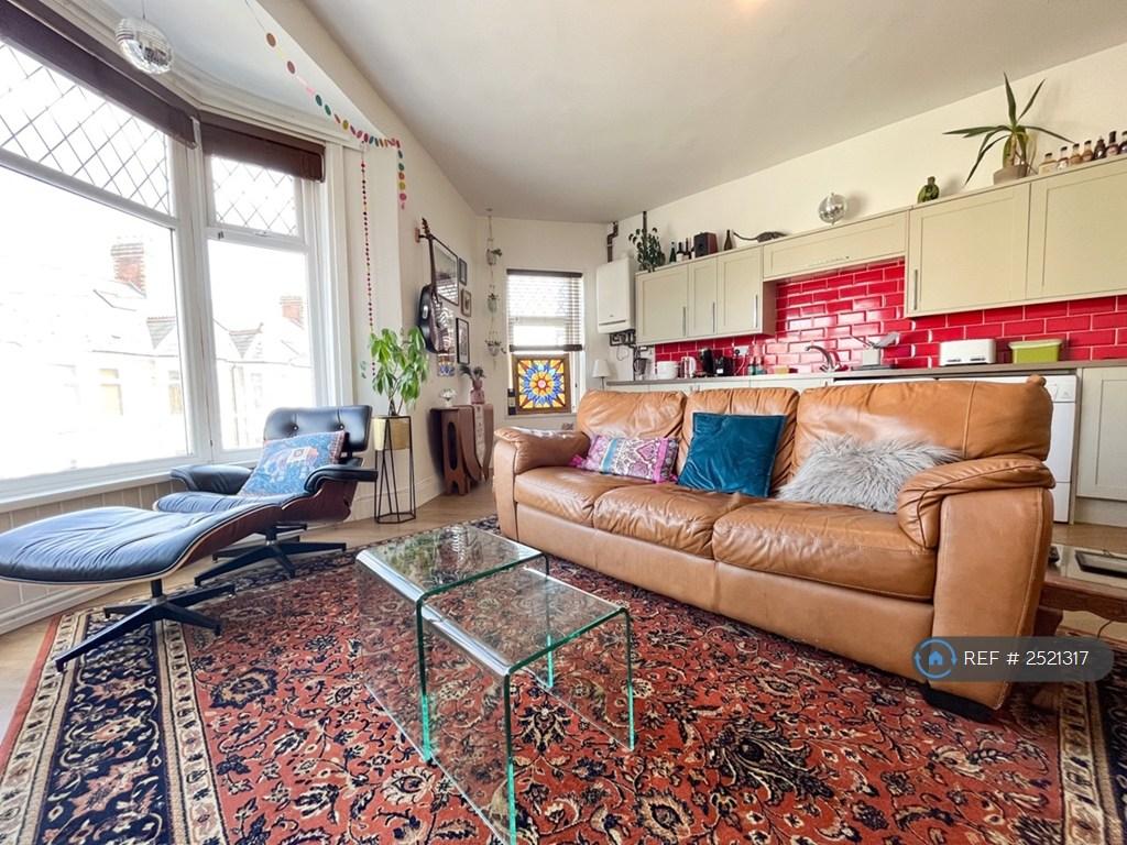 Open Plan Lounge, Kitchen, Dining Area