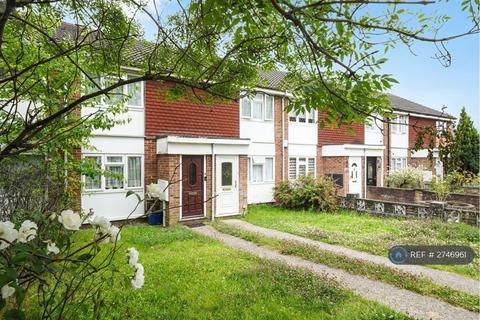 2 bedroom terraced house to rent, Rivington Crescent, London, NW7