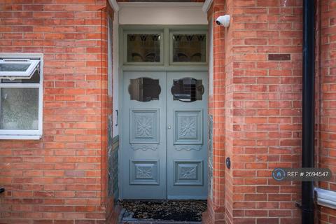 Studio to rent, Southbourne Road, Bournemouth, BH6