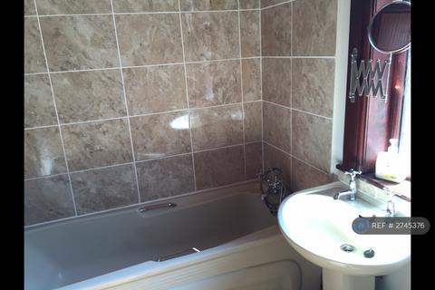 3 bedroom terraced house to rent, Watling Street Road, Preston, PR2