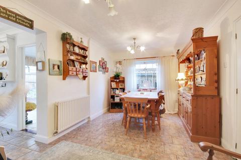 3 bedroom detached house for sale, Castle Lane, Gravesend