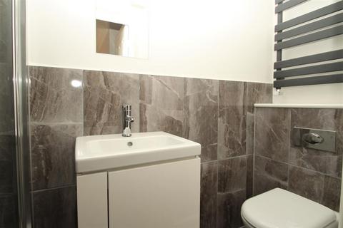 House of multiple occupation to rent, High Street, Old Town, HP1