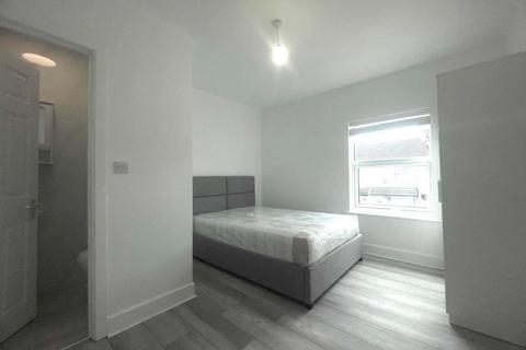 1 bedroom in a house share to rent, Dogsthorpe Road, Peterborough