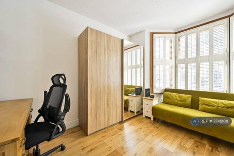 2 bedroom flat to rent, Rothschild Road, London, W4