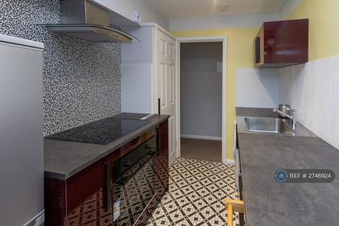 2 bedroom flat to rent, East Street, London, SE17