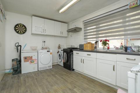 3 bedroom flat for sale, Long Meadow Way, Canterbury, Kent, CT2