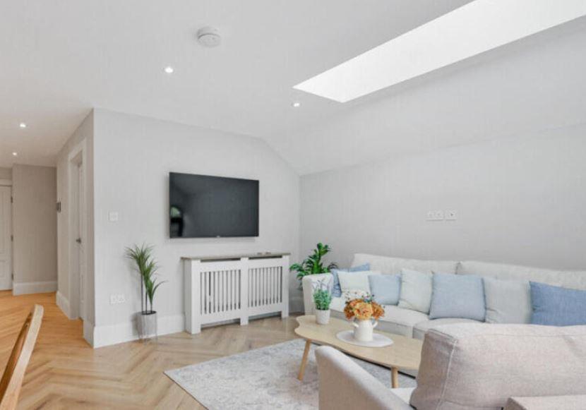 Living room 2.JPG