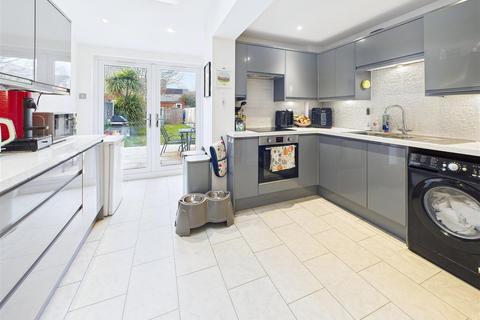 undefined, 10, Beehive Lane,  Great Baddow