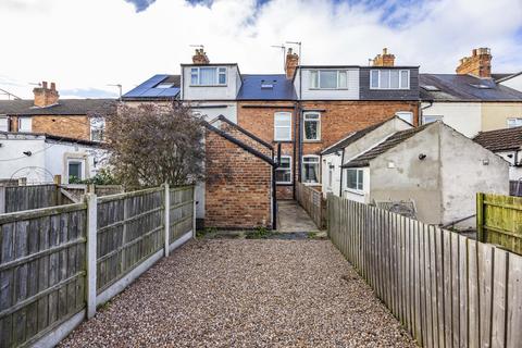 4 bedroom terraced house to rent, Beeston, Nottingham NG9