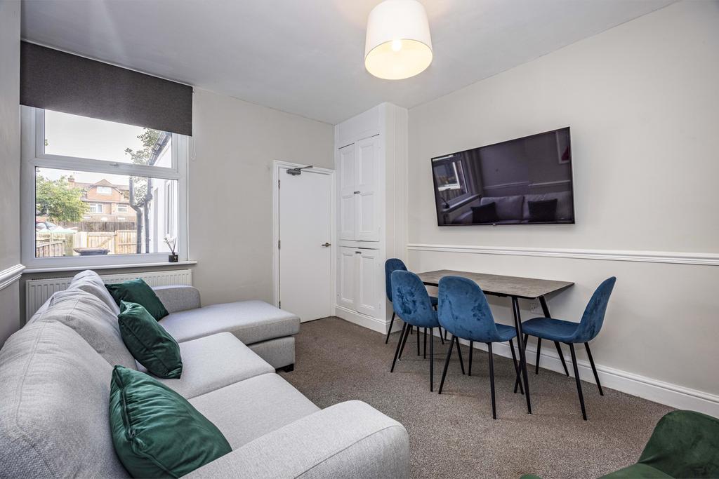 63 Windsor Street-13.jpg