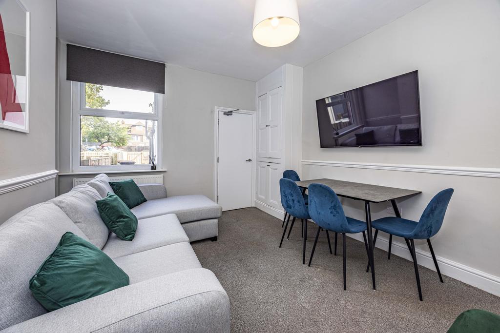 63 Windsor Street-14.jpg