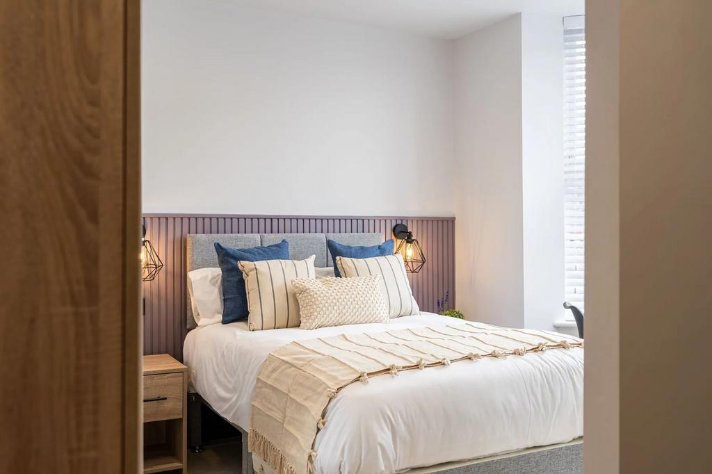 Elegant and comfortable double bedroom featurin...