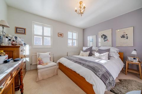 2 bedroom end of terrace house for sale, Lonsdale Close, London