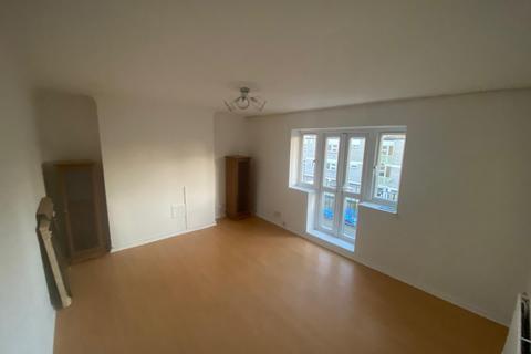 2 bedroom flat to rent, 2 Bedroom Flat For Rent Tivendale, N8
