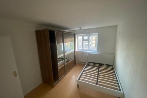 2 bedroom flat to rent, 2 Bedroom Flat For Rent Tivendale, N8