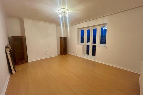 2 bedroom flat to rent, 2 Bedroom Flat For Rent Tivendale, N8
