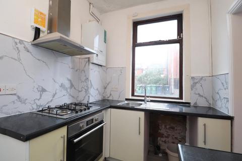 2 bedroom end of terrace house to rent, Roseneath Street, Leeds, West Yorkshire, LS12