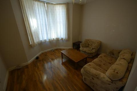 2 bedroom flat to rent, The Mount, Bournemouth, BH1